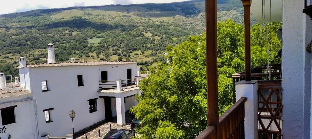 Hostal El Cascapenas De La Alpujarra Капілейра Екстер'єр фото